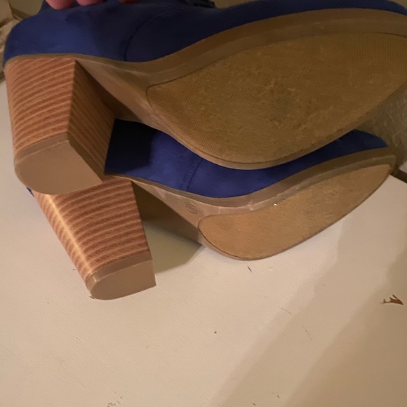 Blue heeled boots - Picture 8 of 8